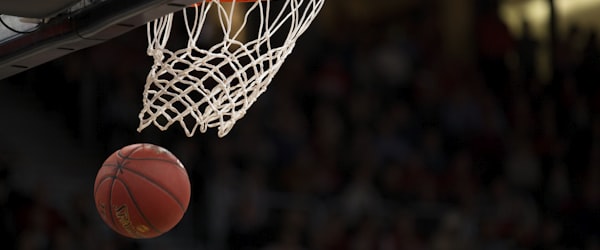 NBA赛事精彩扣篮录像封面 - 球员空中灌篮